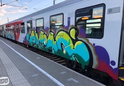 trains30
