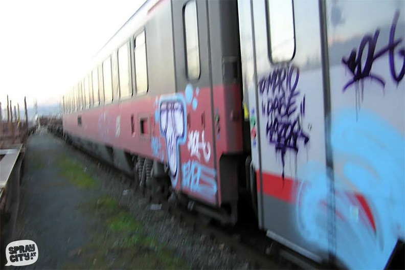ibk_trains_1_98.jpg