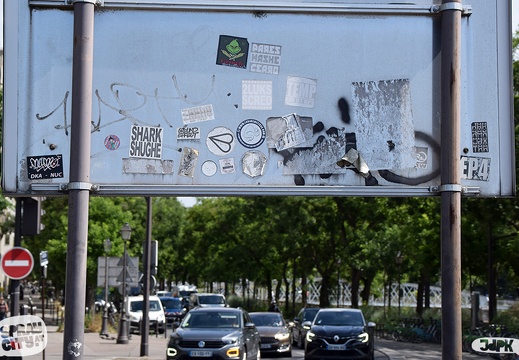 Paris 2022 street sticker (1)