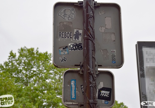 Paris 2022 street sticker (4)