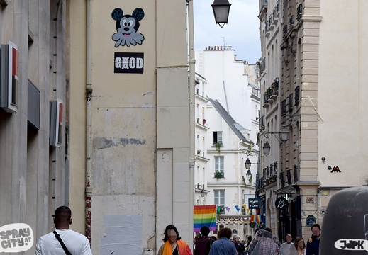 Paris 2022 streetart paste-up (4)