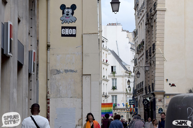 Paris_2022_streetart_paste-up (4).jpg