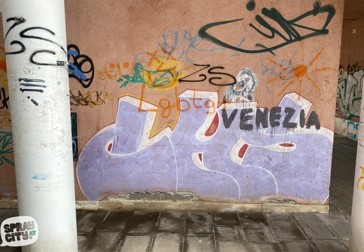 venezia street 3 23